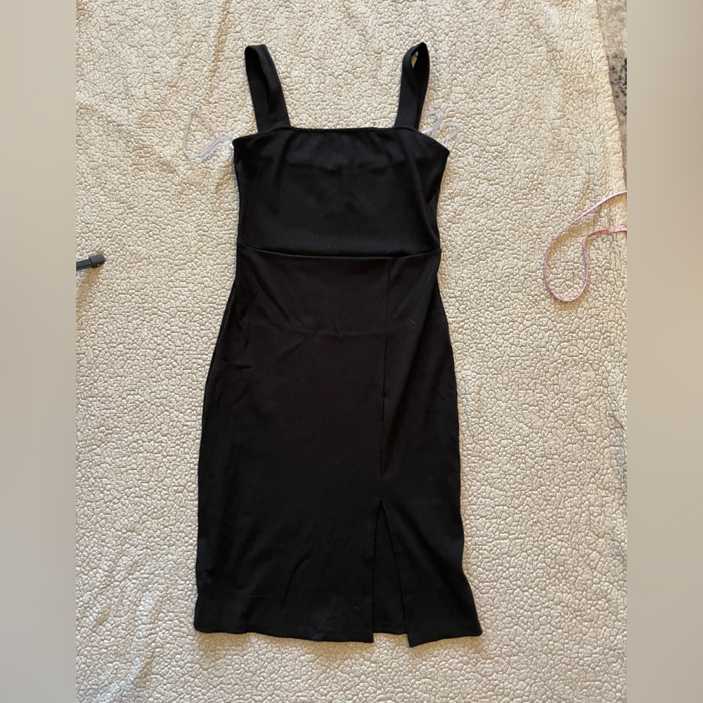 Popular 21 bodycon mini dress with small slit size large